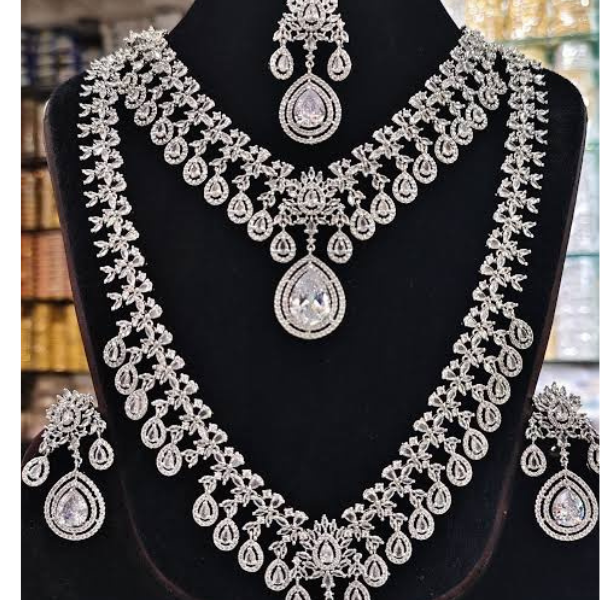Elegant Diamond Necklace - Image 3